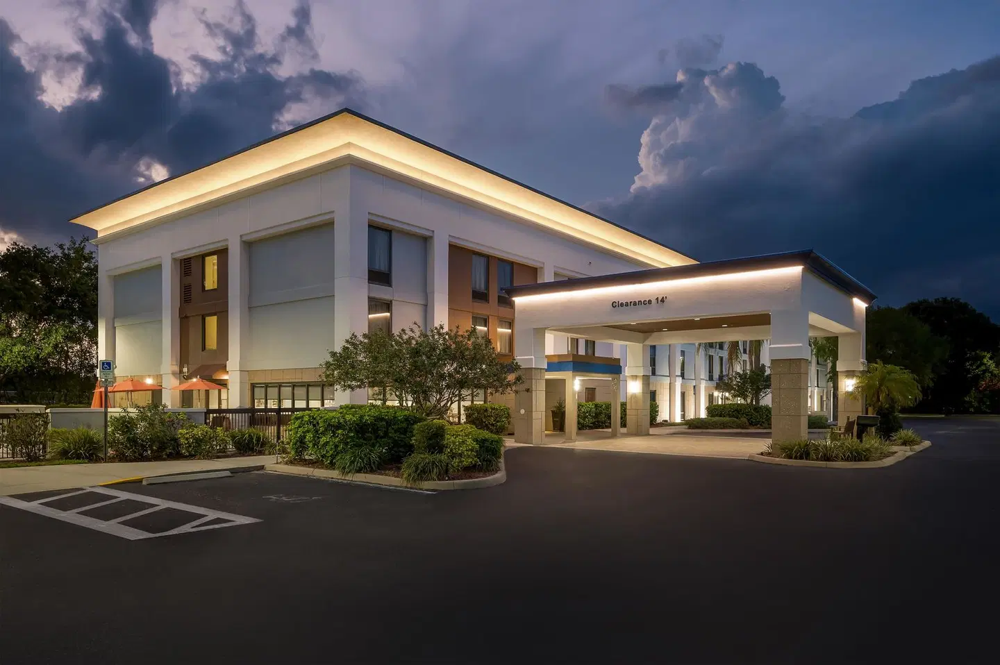 Hampton Inn Naples-I-75 EXTERIOR