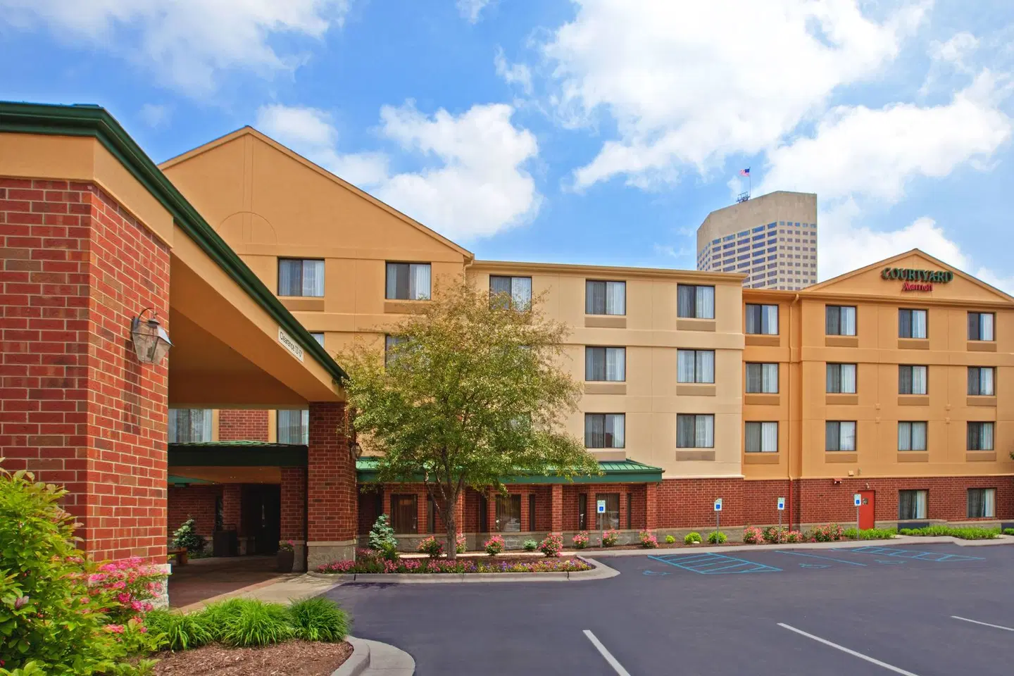 Courtyard by Marriott Indianapolis at the Capitol EXTERIOR
