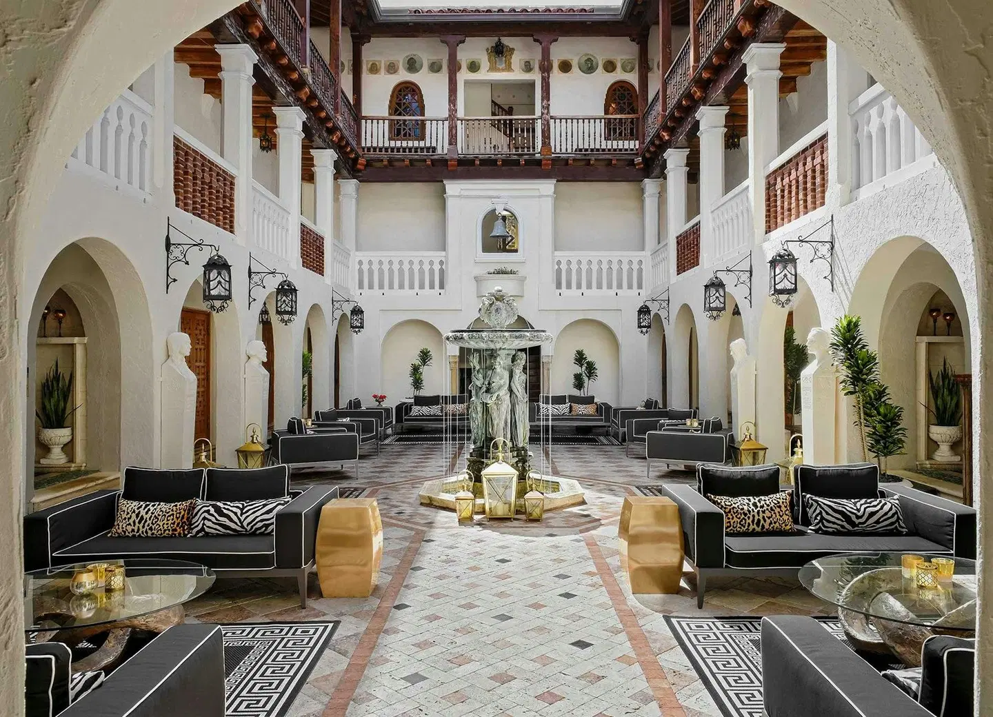 The Villa Casa Casuarina (ex Villa by Barton G) LOUNGE_LOBBY