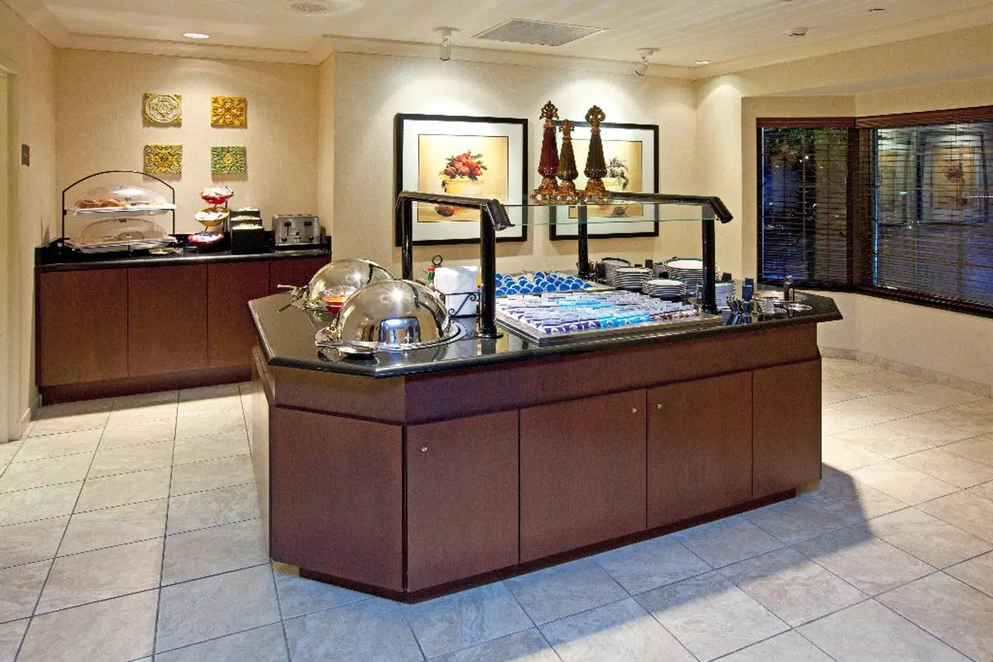 Staybridge Suites Indianapolis Downtown - Convention Center by IHG Restaurant