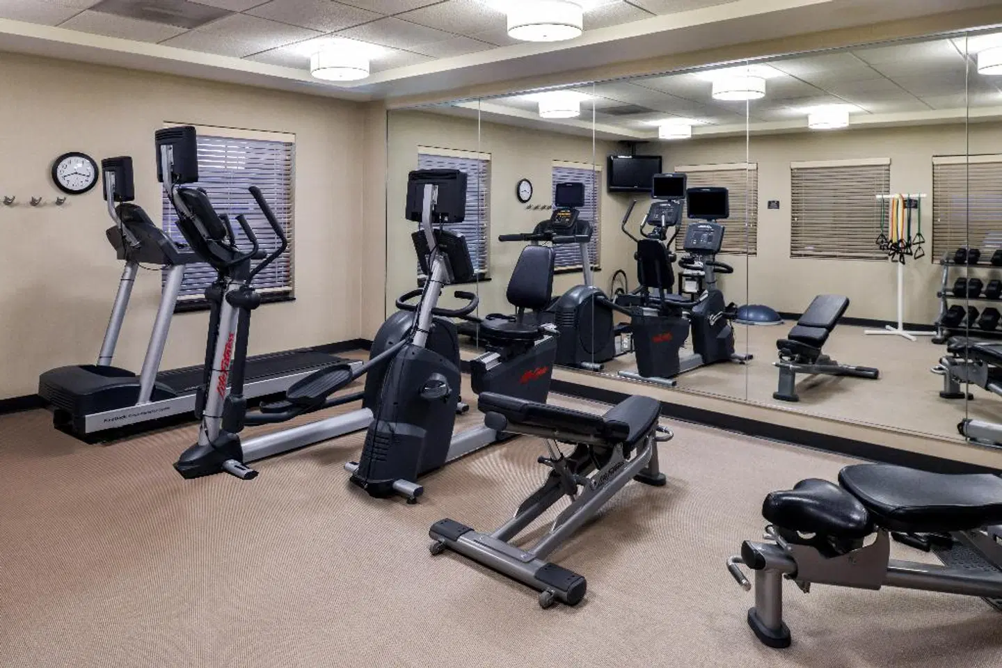 Staybridge Suites Indianapolis Downtown - Convention Center by IHG SPORTS_AND_LEISURE