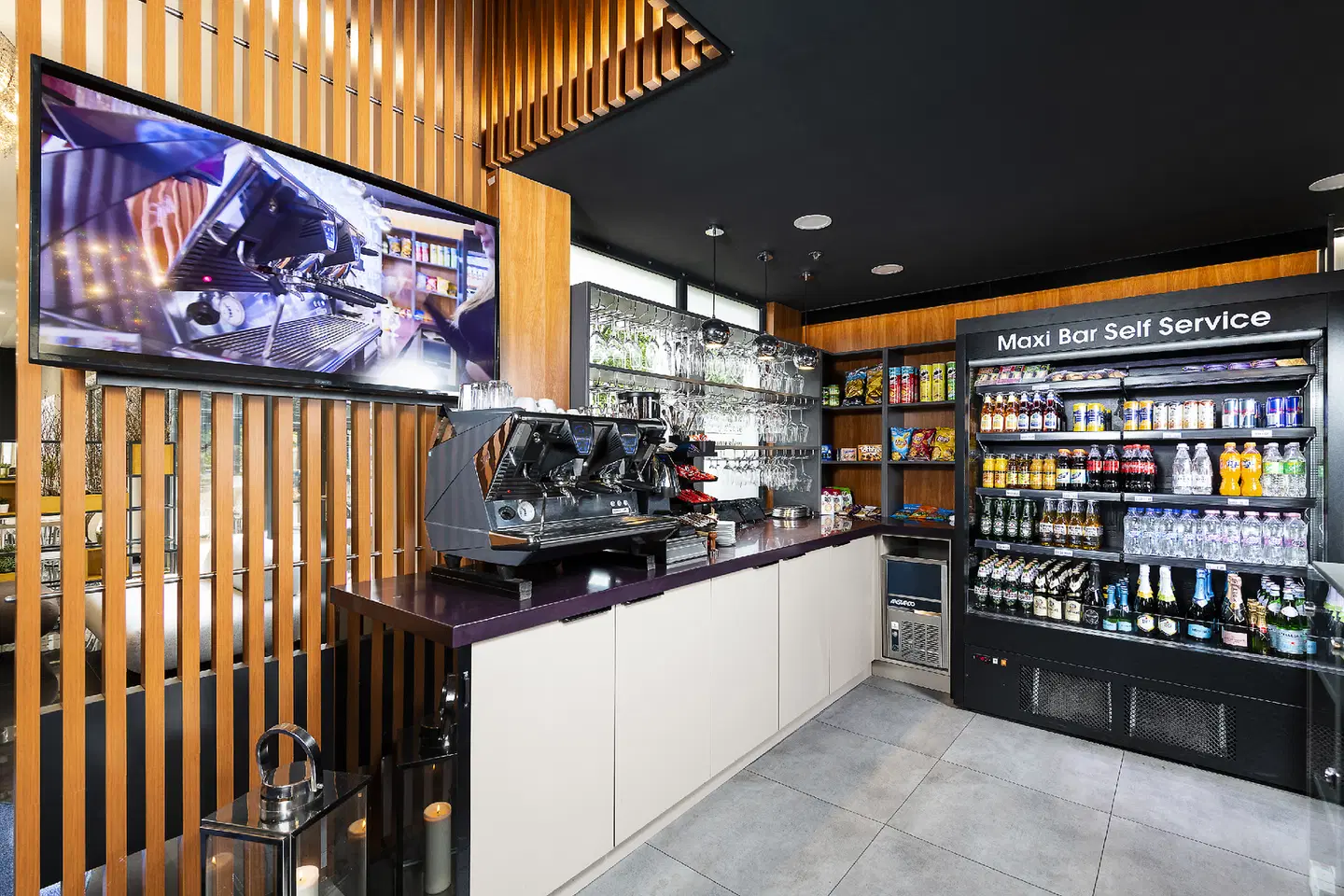 Bo33 Hotel Family & Suites Bar