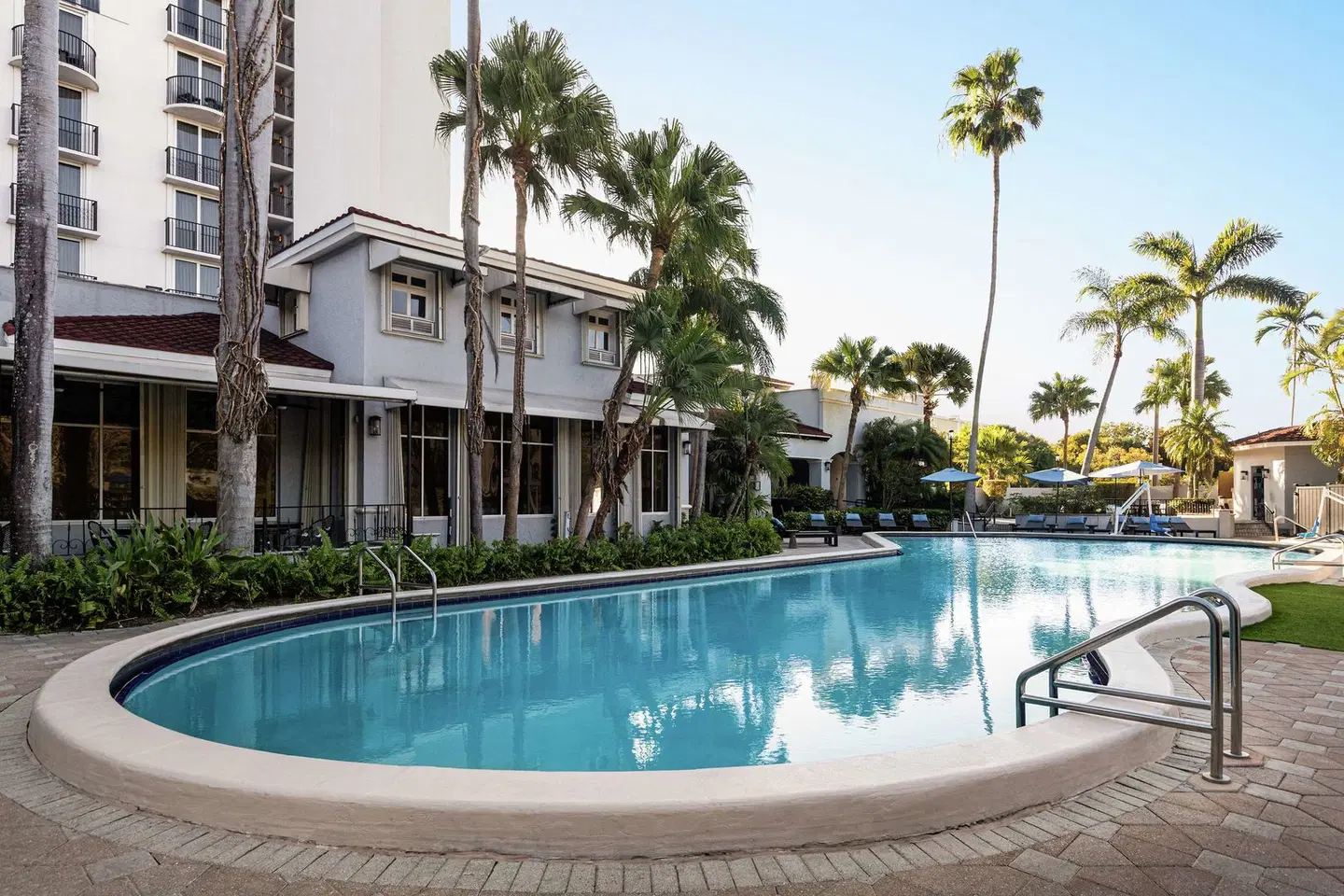 Embassy Suites by Hilton Fort Lauderdale - 17th Street OUTDOOR_POOL