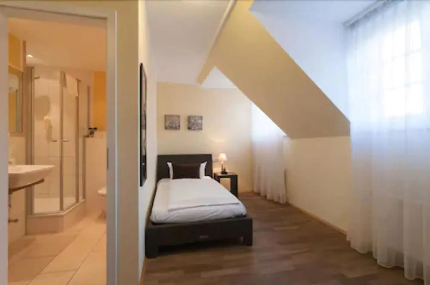 GuestHouse Heidelberg ROOM_EXAMPLE