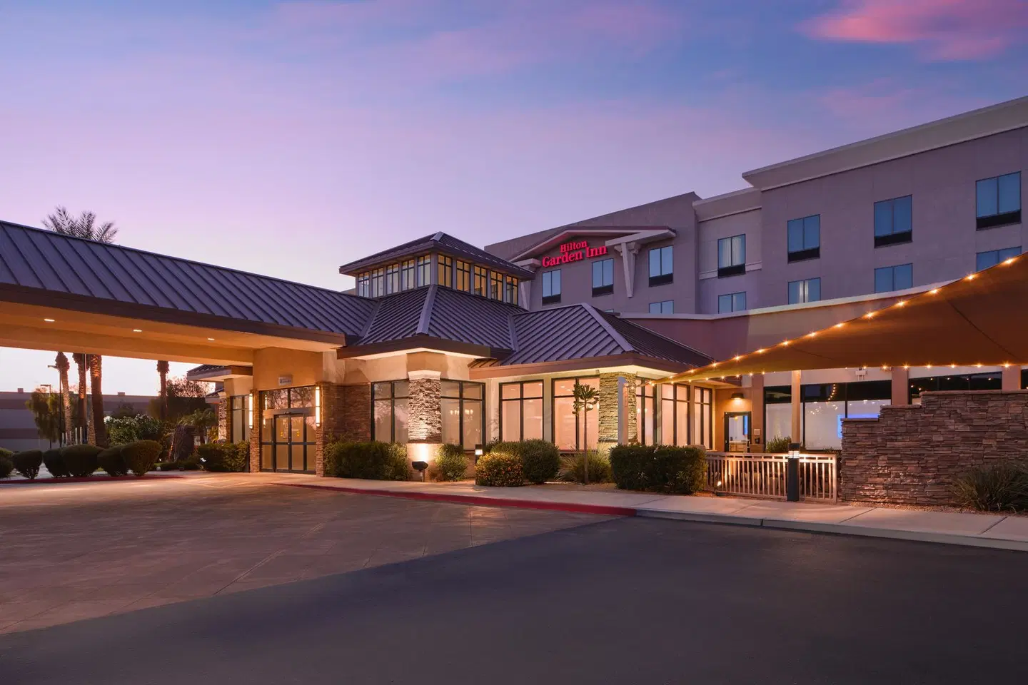 Hilton Garden Inn Phoenix North Happy Valley EXTERIOR