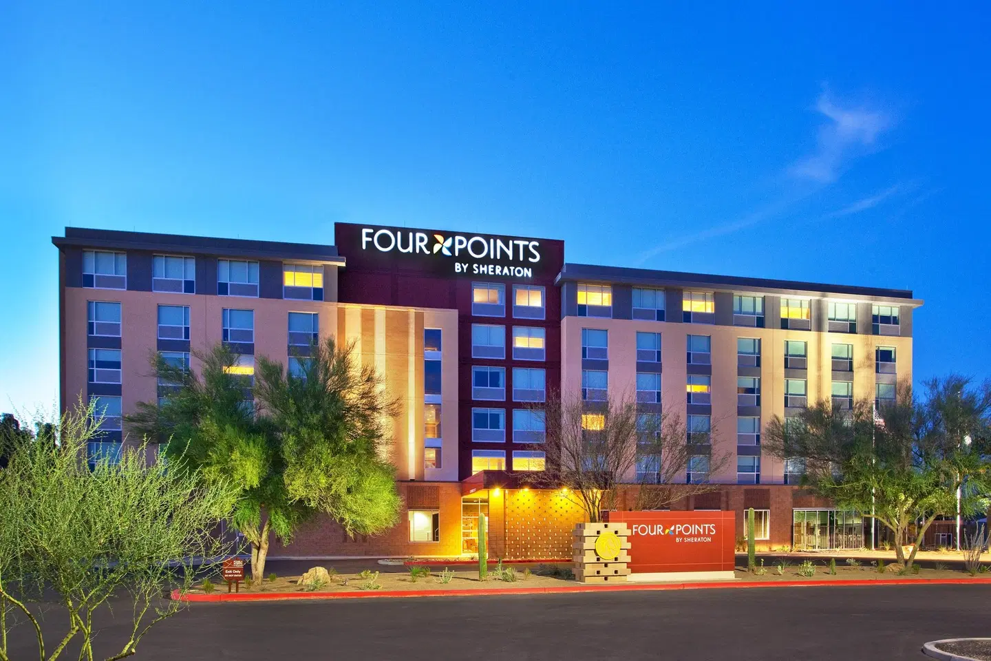 Four Points by Sheraton at Phoenix Mesa Gateway Airport EXTERIOR