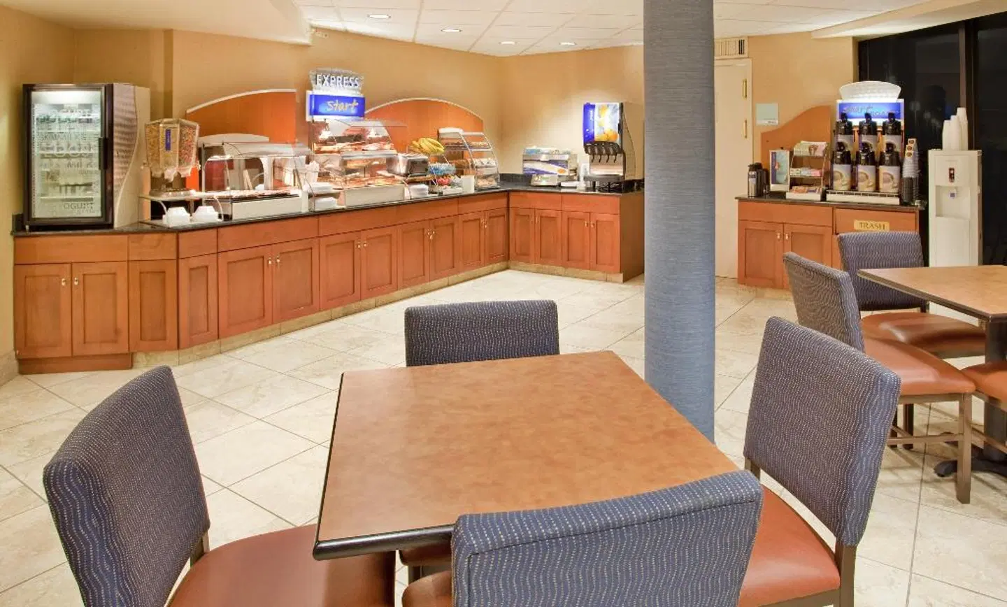 Holiday Inn Express Scottsdale North by IHG LOUNGE_LOBBY