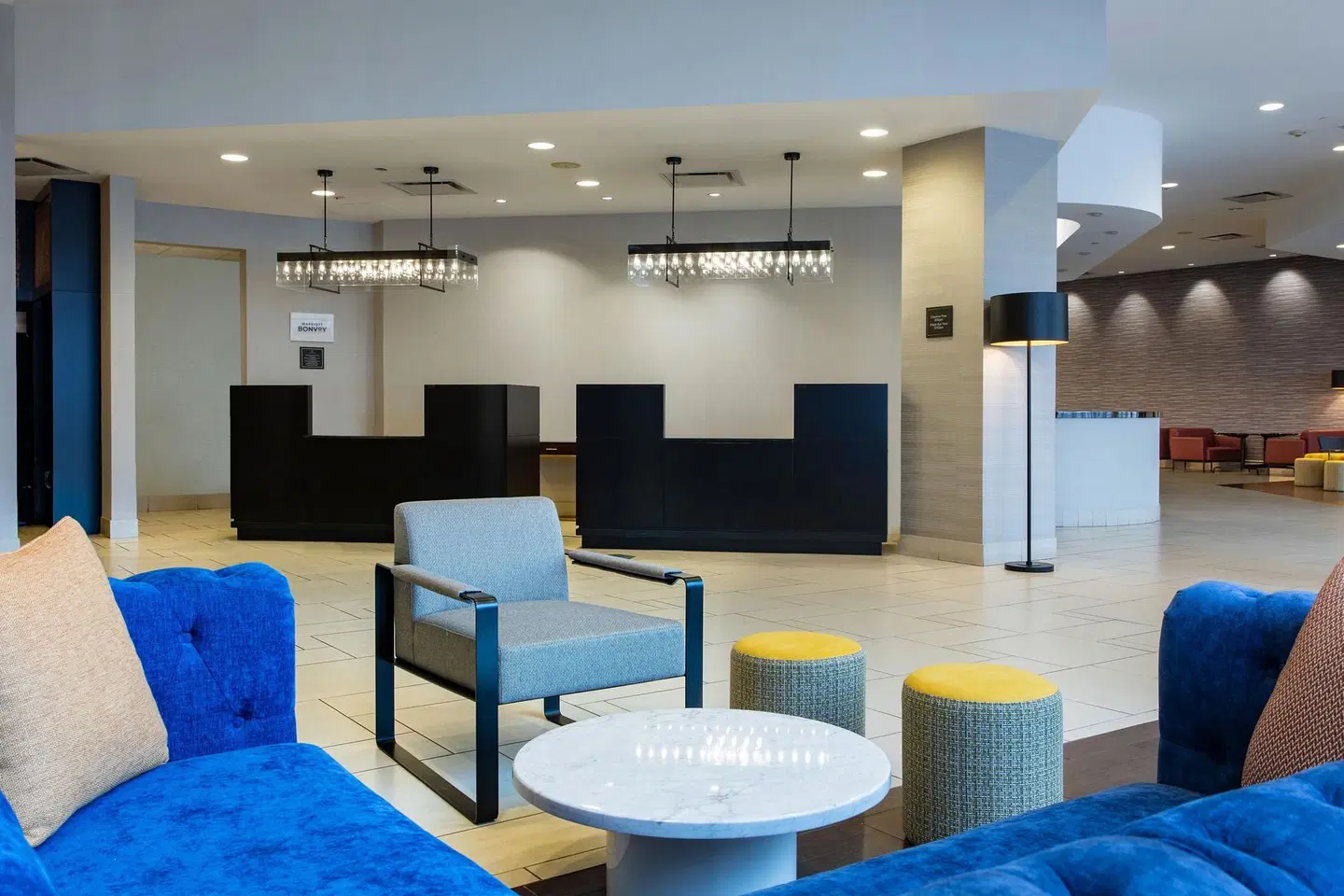 Sheraton Edison LOUNGE_LOBBY