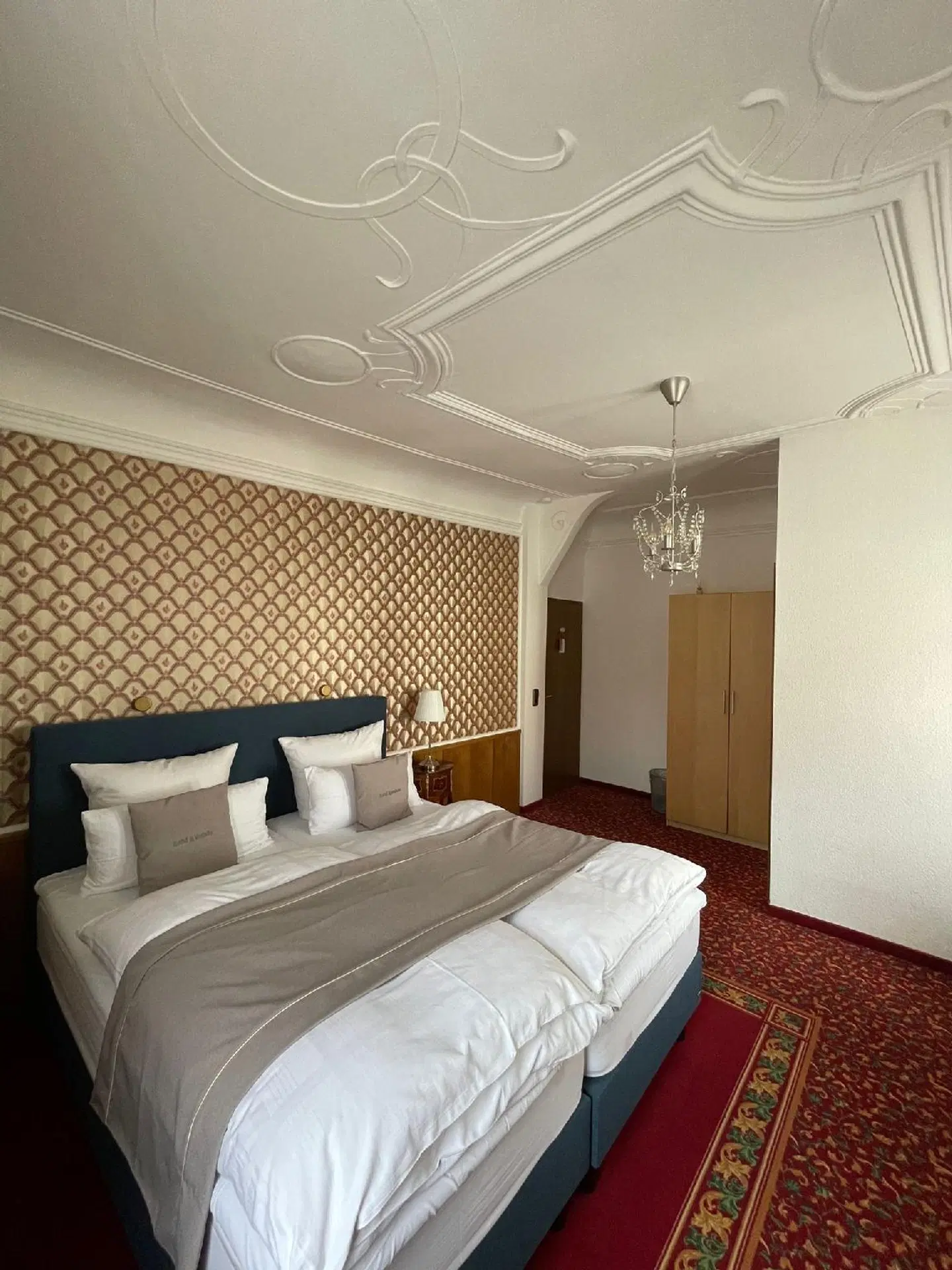 Ratstube ROOM_EXAMPLE