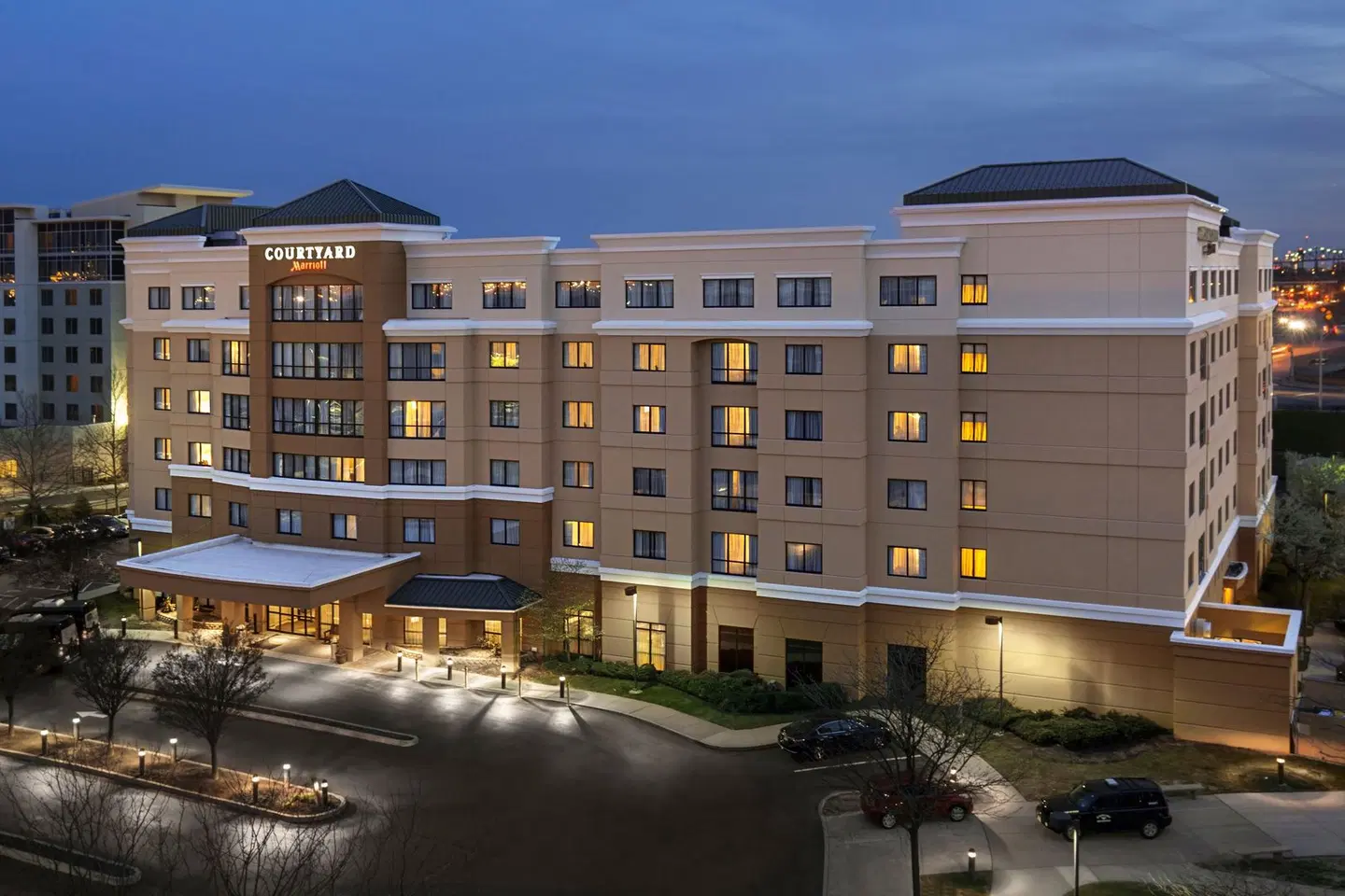 Courtyard by Marriott Newark Elizabeth EXTERIOR