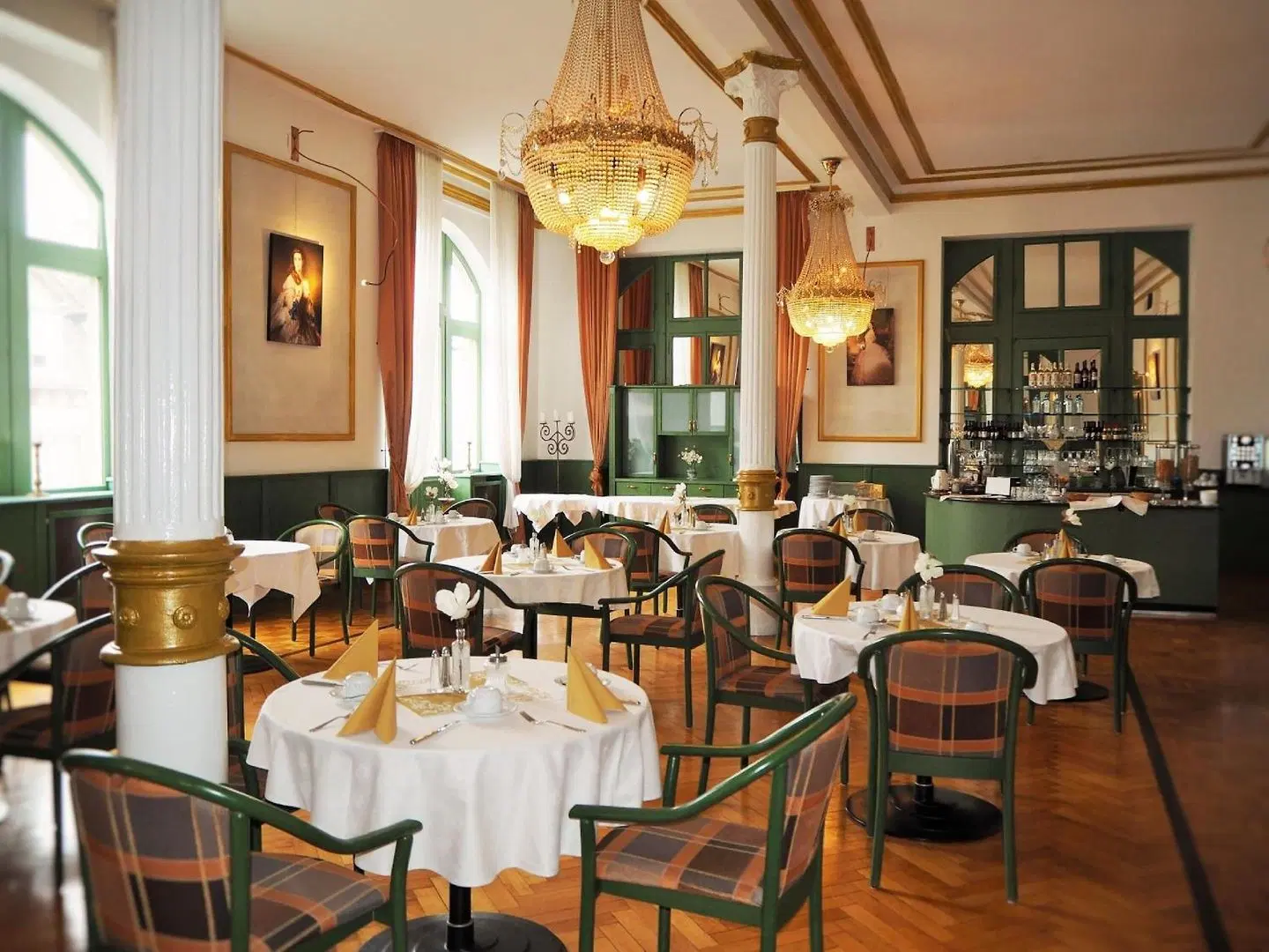 Gala Hotel Restaurant