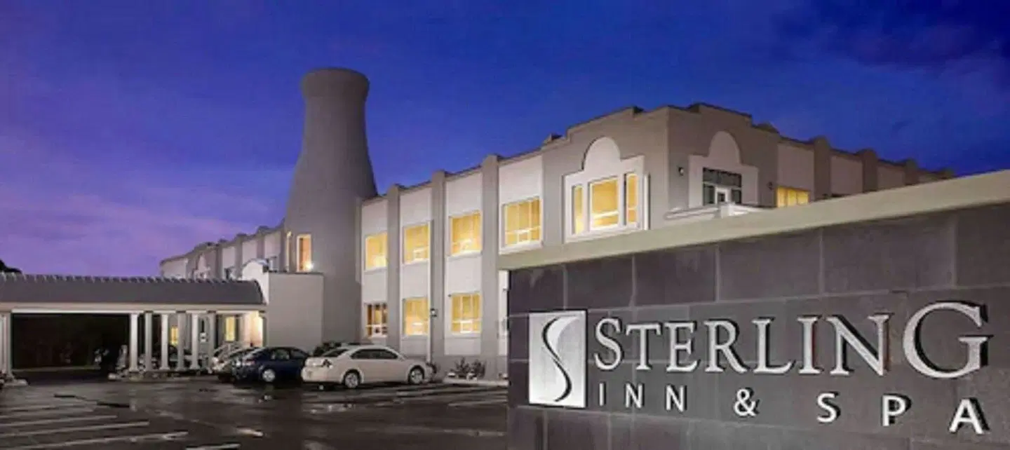 Sterling Inn & Spa EXTERIOR
