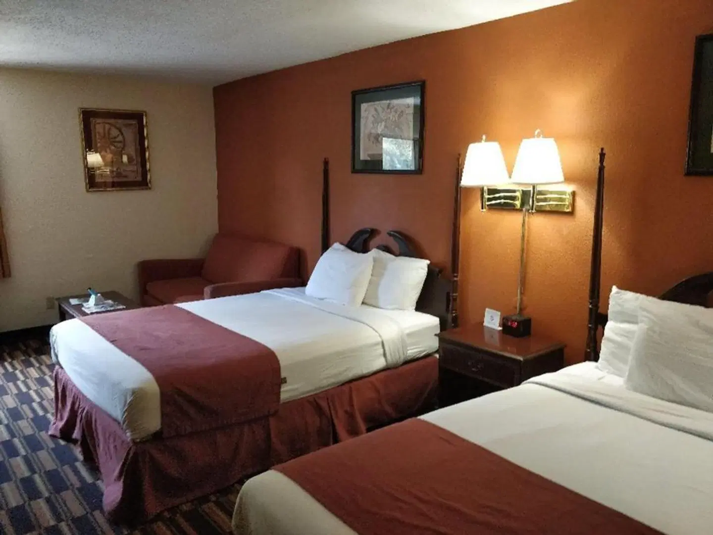 Red Carpet Inn - Newark Airport ROOM_EXAMPLE
