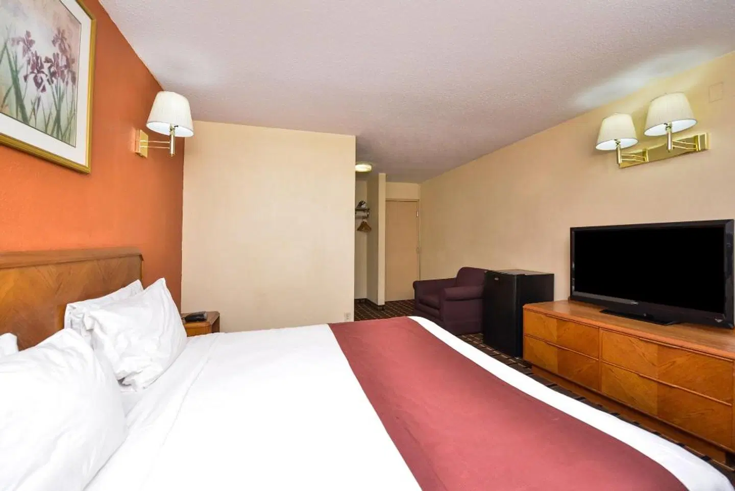 Red Carpet Inn - Newark Airport ROOM_EXAMPLE
