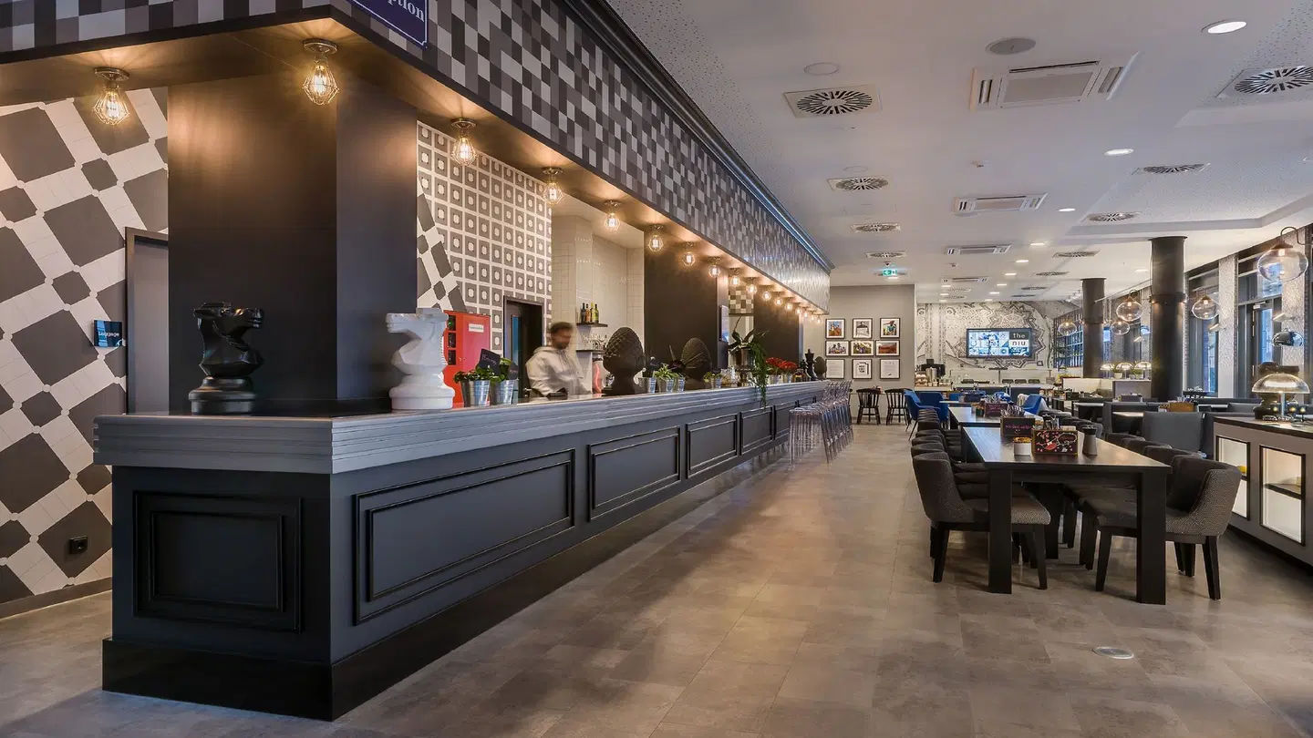 Holiday Inn - the niu, Square Mannheim by IHG Bar