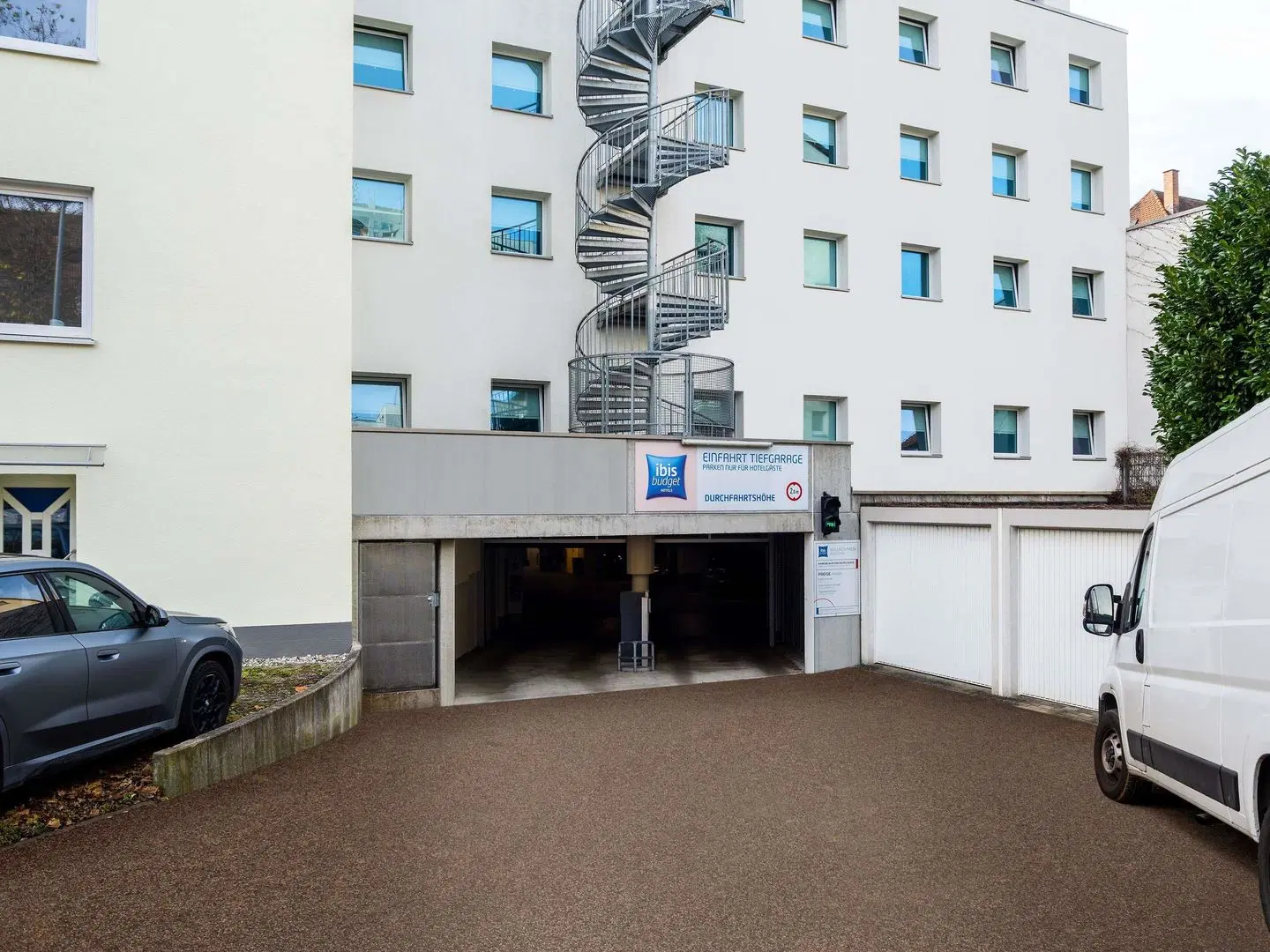 ibis budget Ulm City EXTERIOR