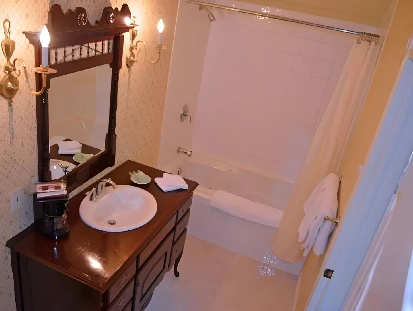 Bedham Hall B&B Badezimmer