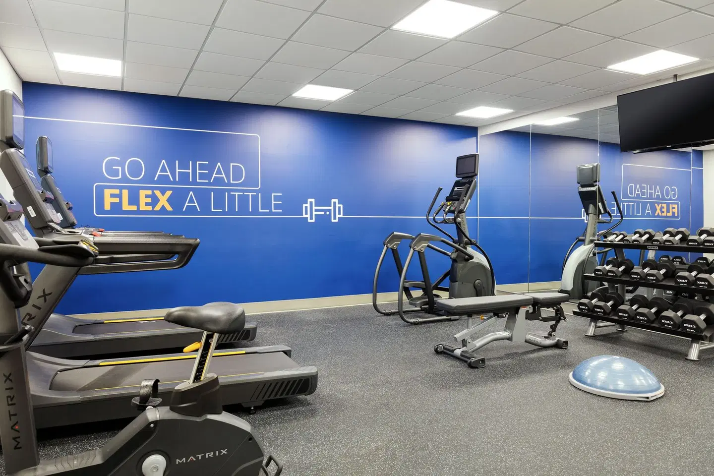 Holiday Inn Express & Suites Linden by IHG SPORTS_AND_LEISURE