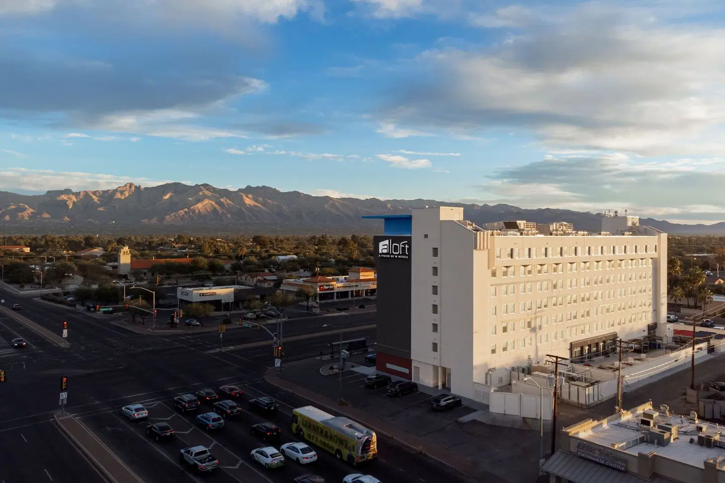 Aloft Tucson University EXTERIOR