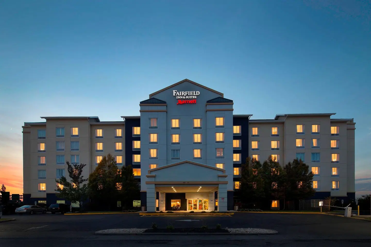 Fairfield by Marriott Inn & Suites Newark Liberty International Airport EXTERIOR