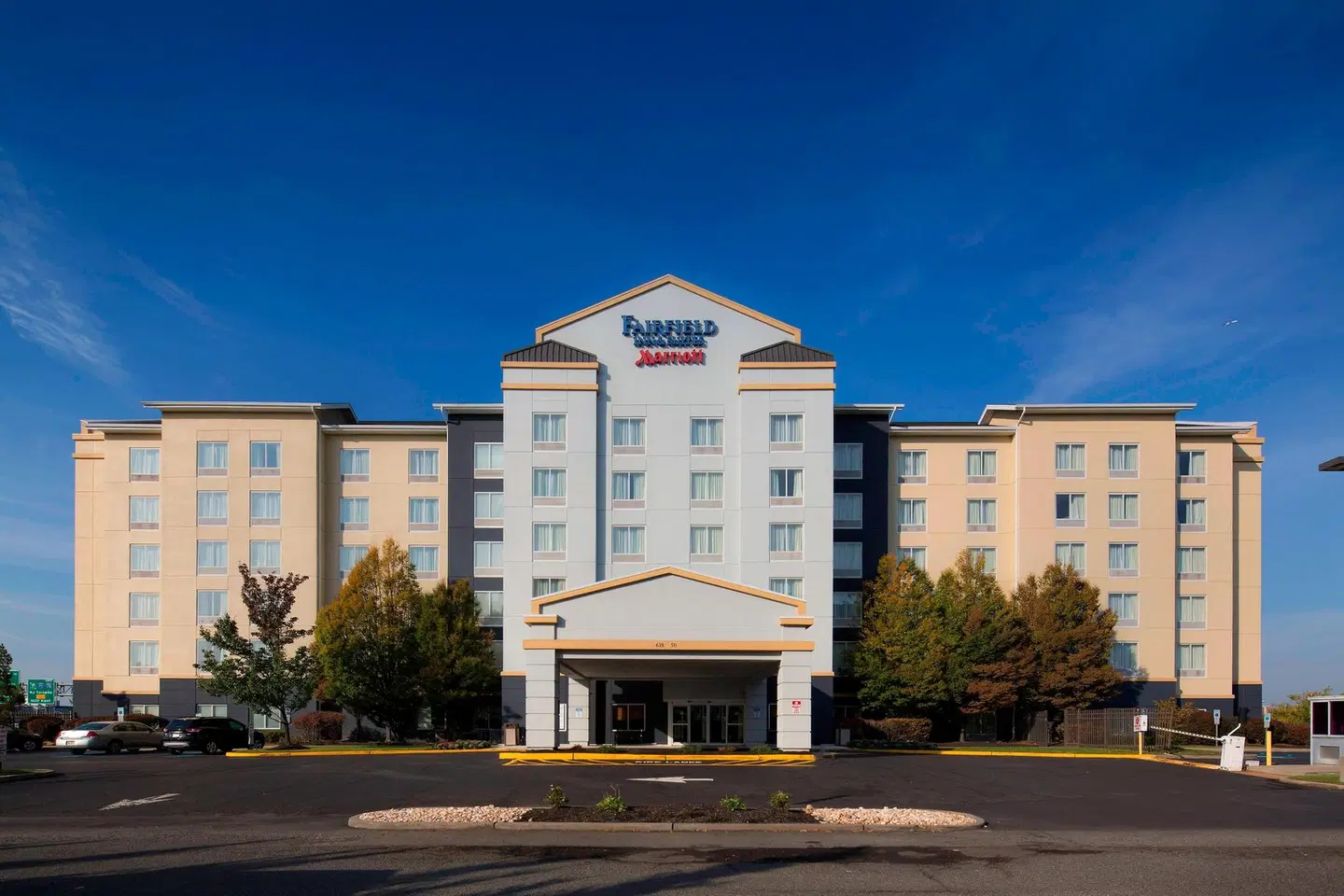 Fairfield by Marriott Inn & Suites Newark Liberty International Airport EXTERIOR