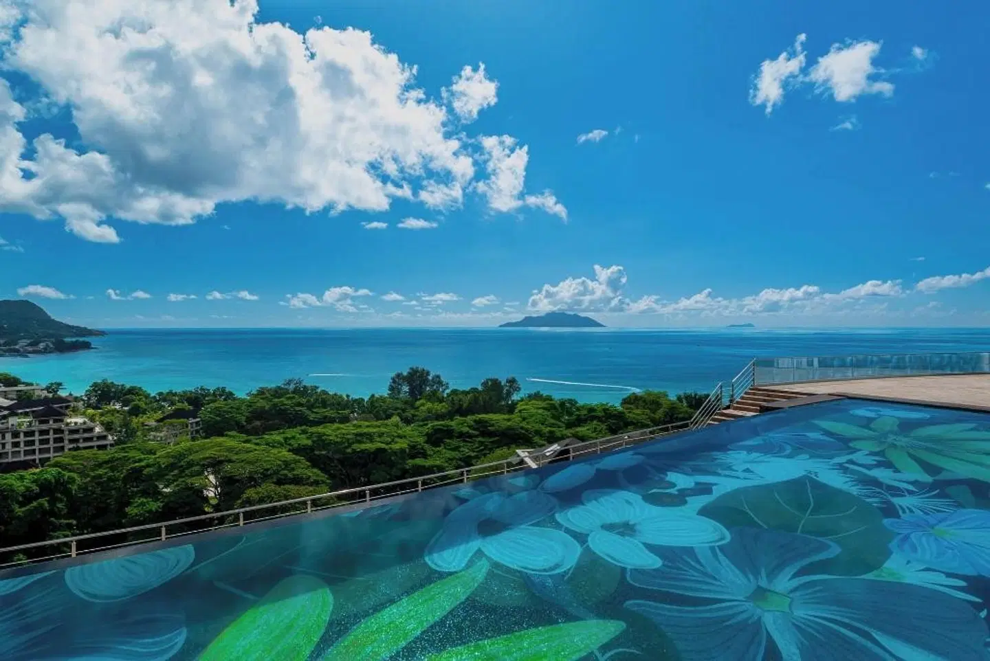 Garden Hill Resort & Spa OUTDOOR_POOL