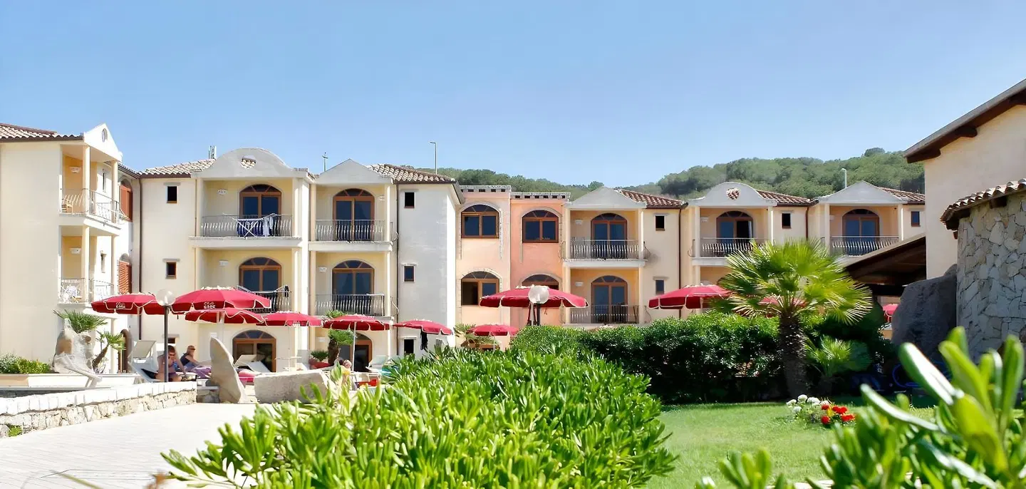 Club Esse Posada Beach Resort EXTERIOR