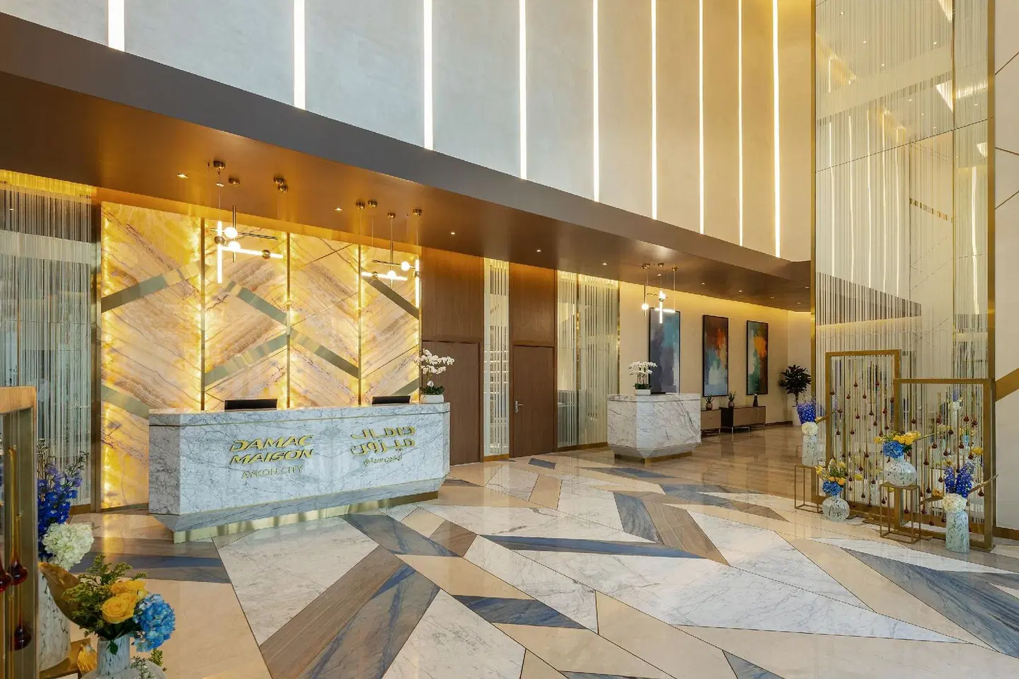 DAMAC Maison Aykon City Dubai Hallenbad