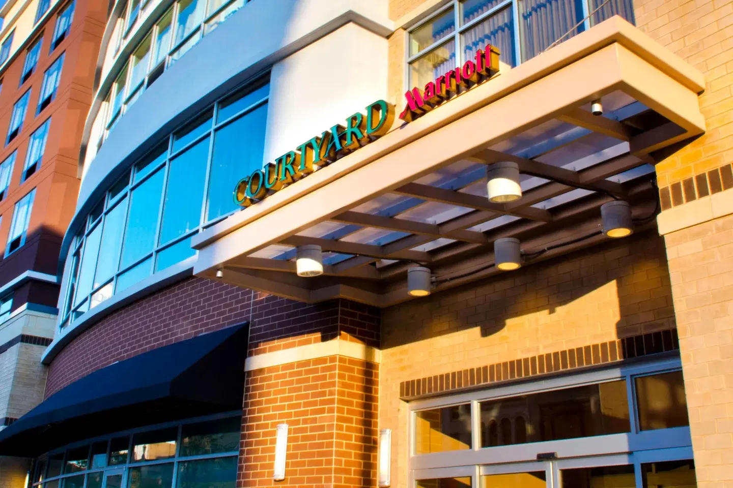 Courtyard by Marriott Newark Downtown EXTERIOR