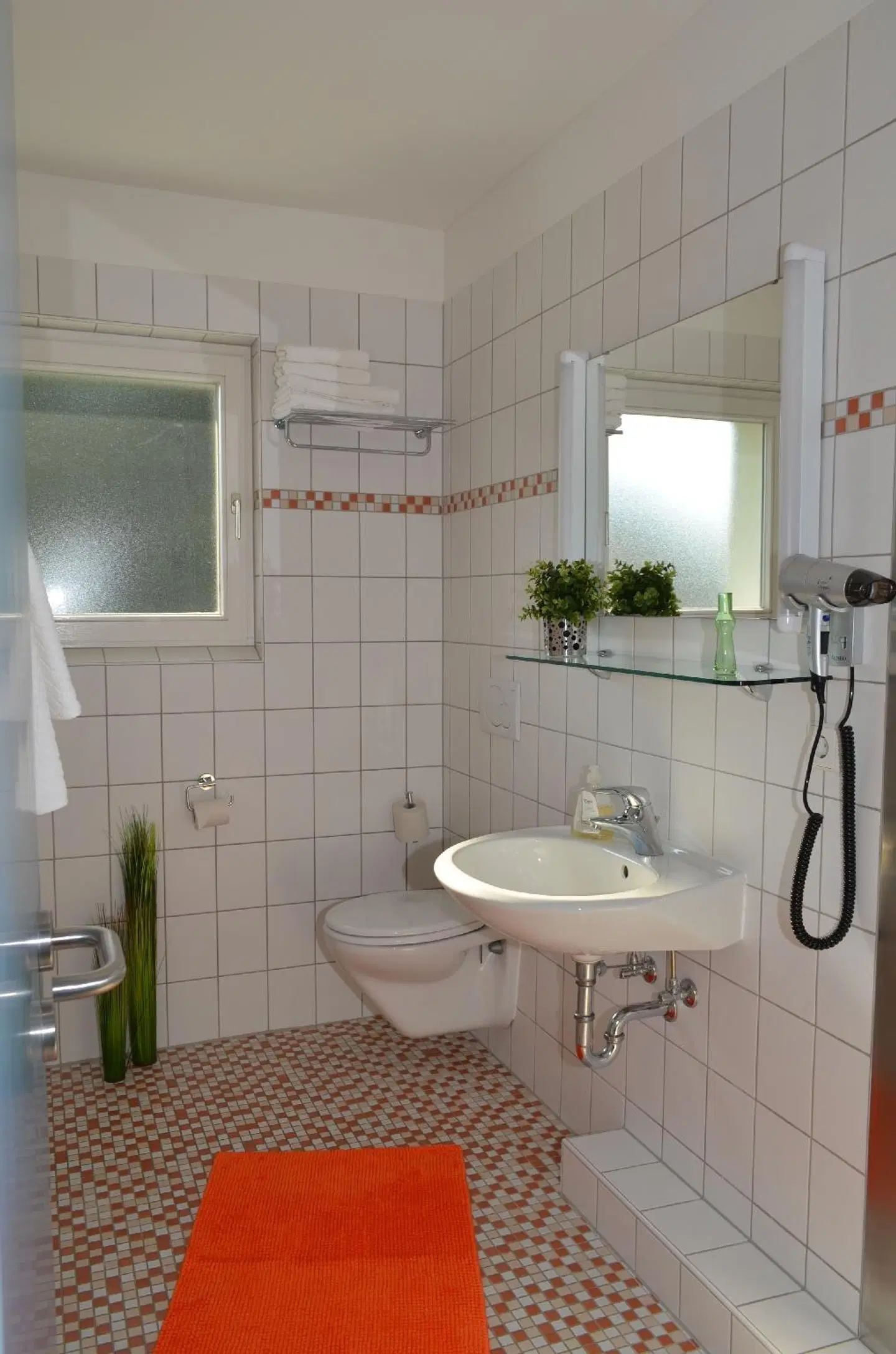 Neu Heidelberg - Guesthouse & Apartments Badezimmer