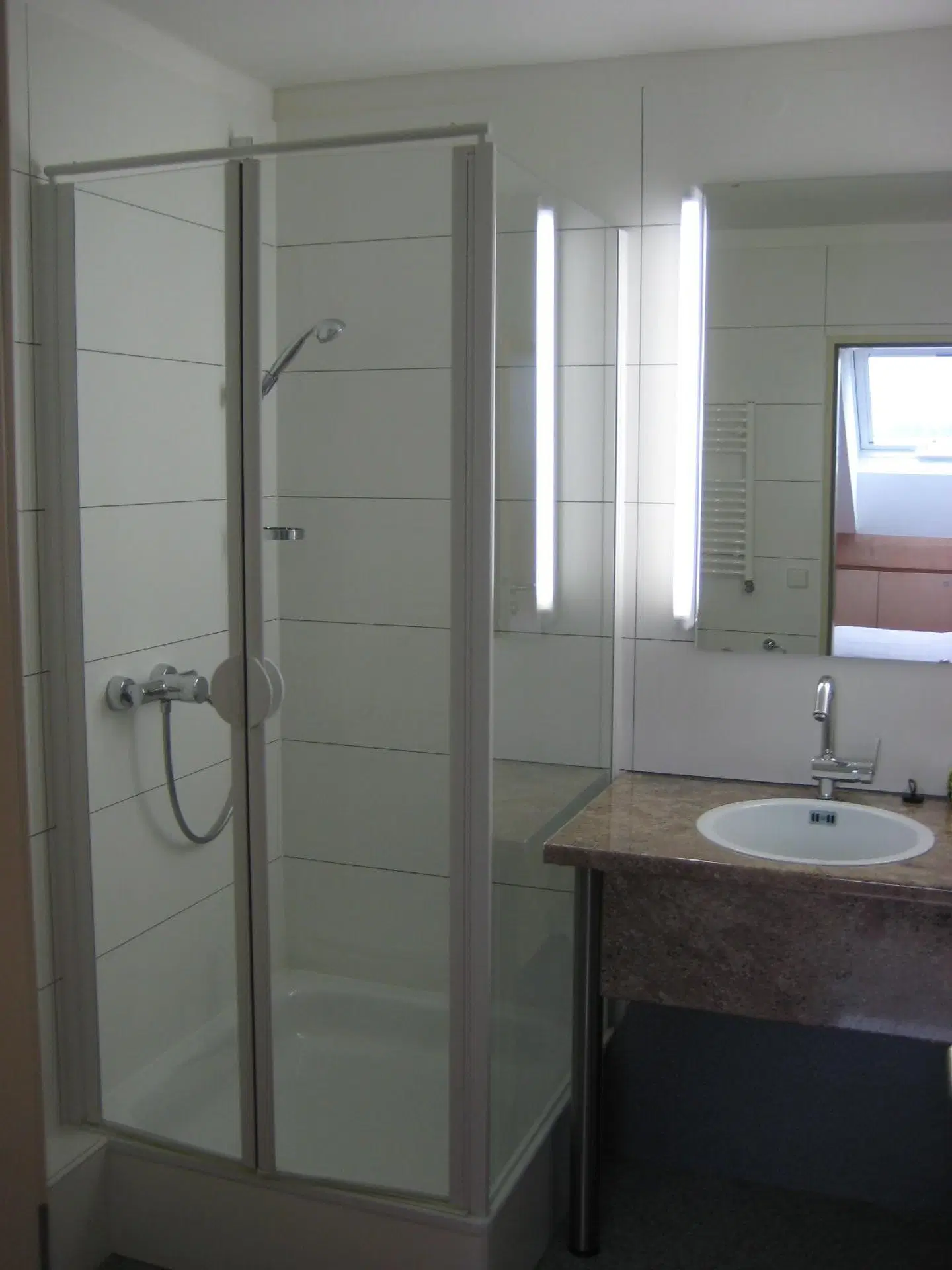 Neu Heidelberg - Guesthouse & Apartments Badezimmer