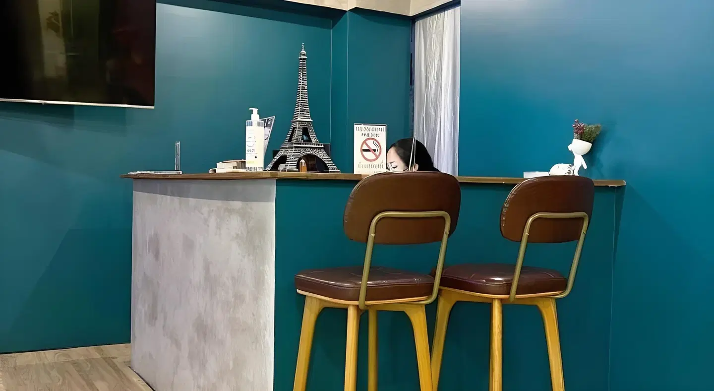 Airport Mini Hostel at Don Muang Airport Bar