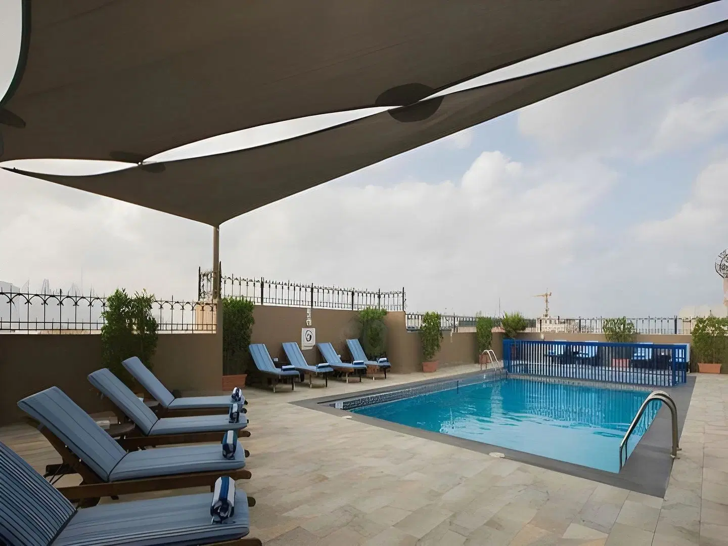 Savoy Central OUTDOOR_POOL