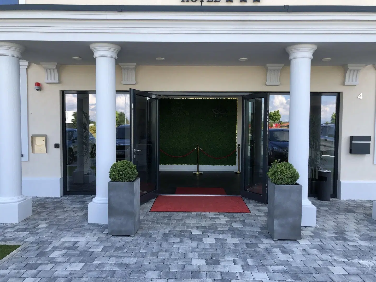 Hotel Sleep & Spa EXTERIOR
