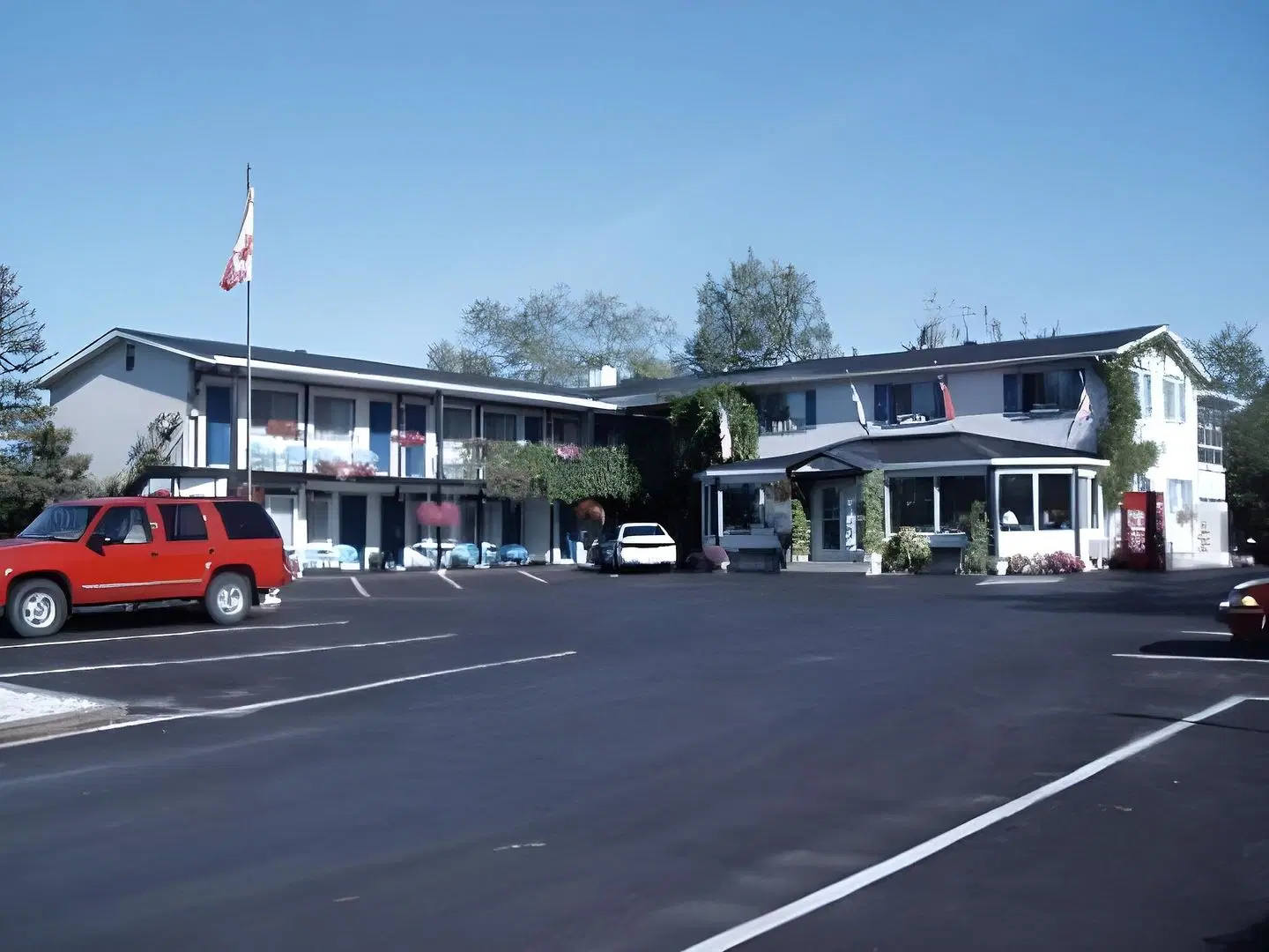 Blue Moon Motel EXTERIOR