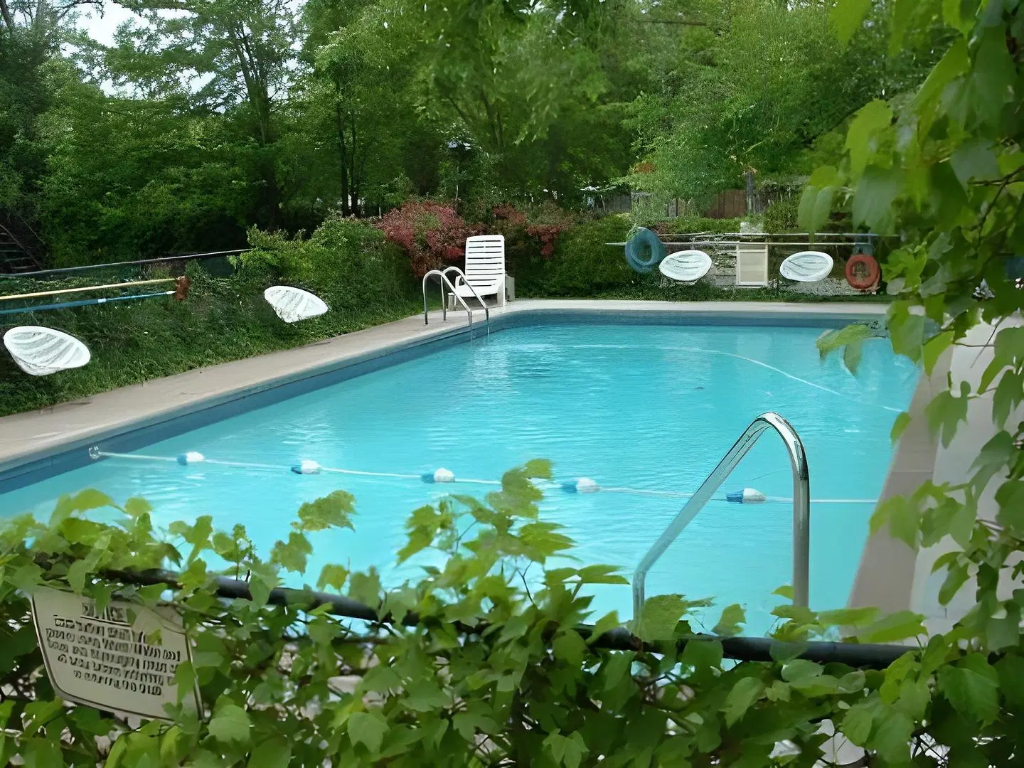 Blue Moon Motel OUTDOOR_POOL