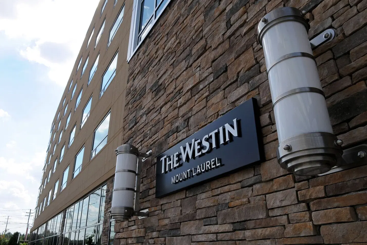 The Westin Mount Laurel EXTERIOR
