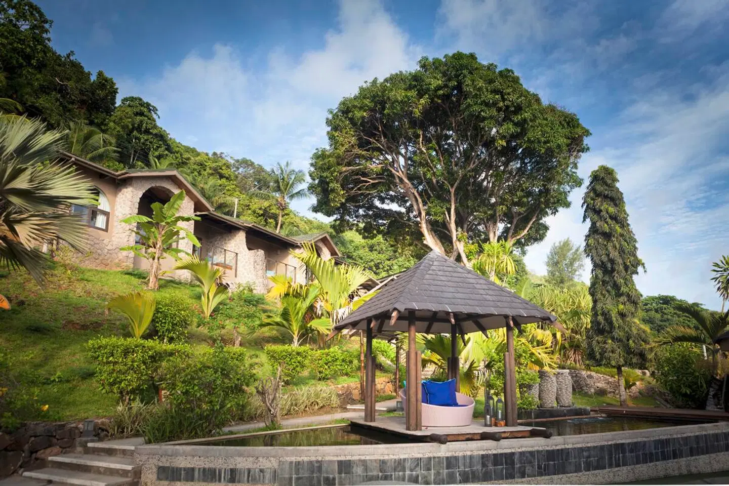 Coco de Mer & Black Parrot Suites EXTERIOR