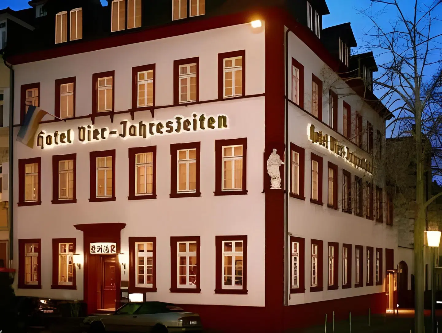Vier Jahreszeiten EXTERIOR