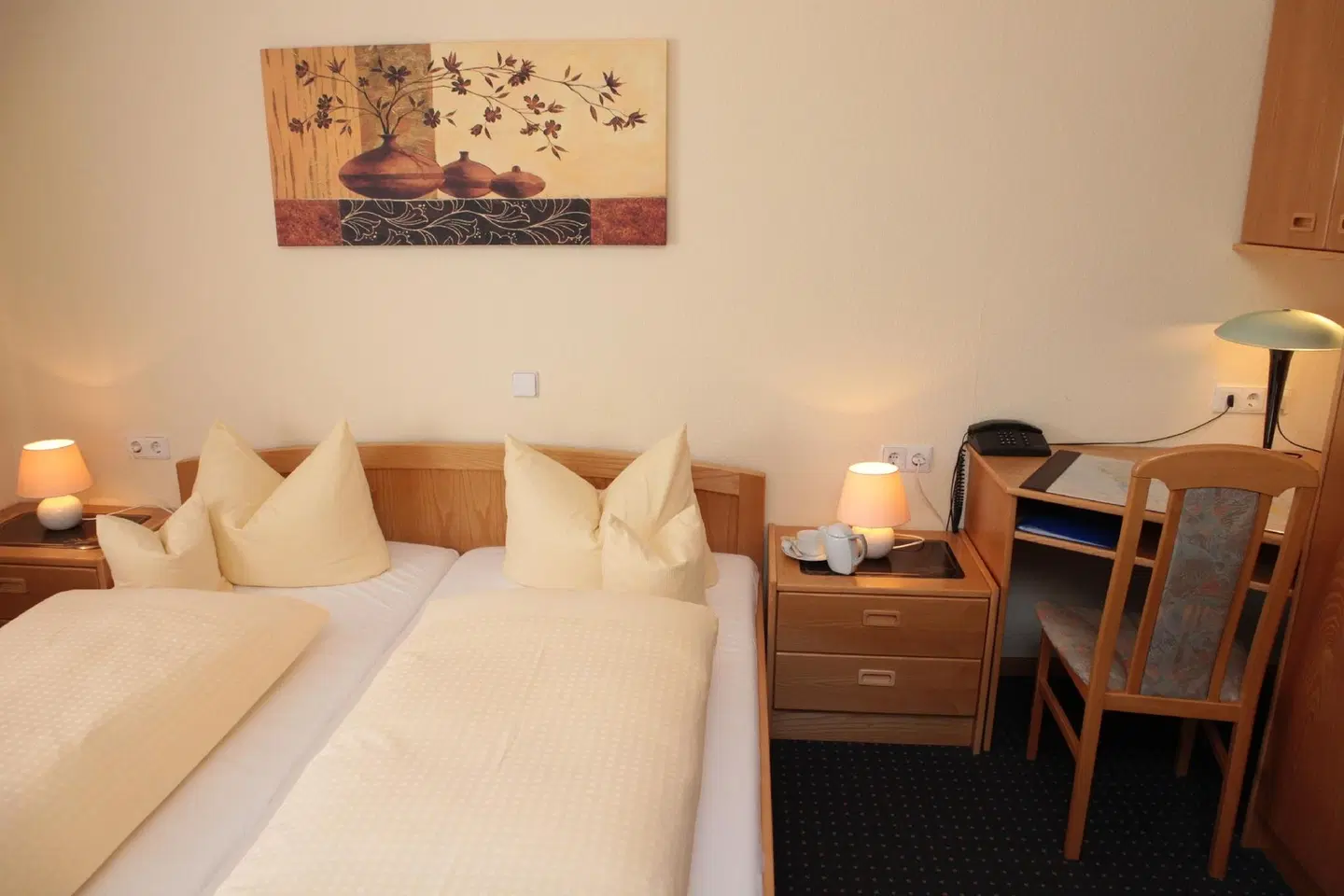 Anika ROOM_EXAMPLE