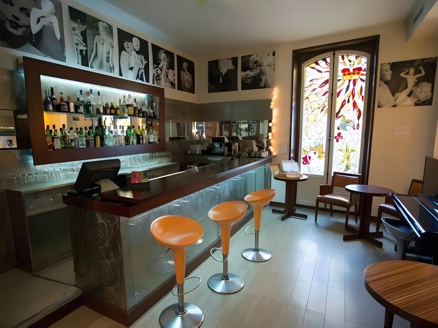 Windsor Bar