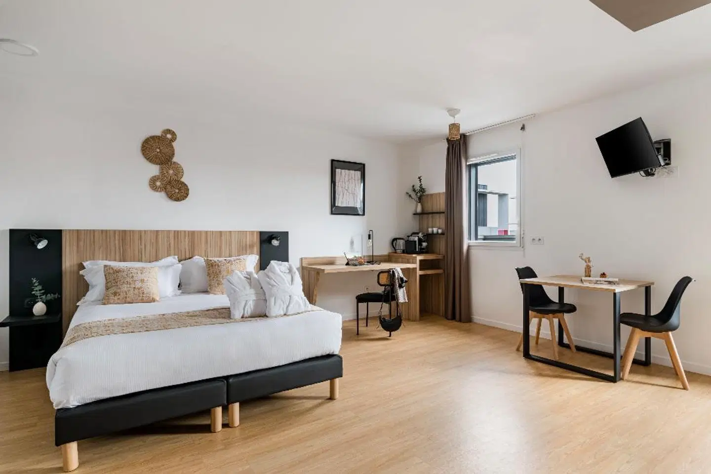 Quality Suites Lyon 7 Lodge ROOM_EXAMPLE