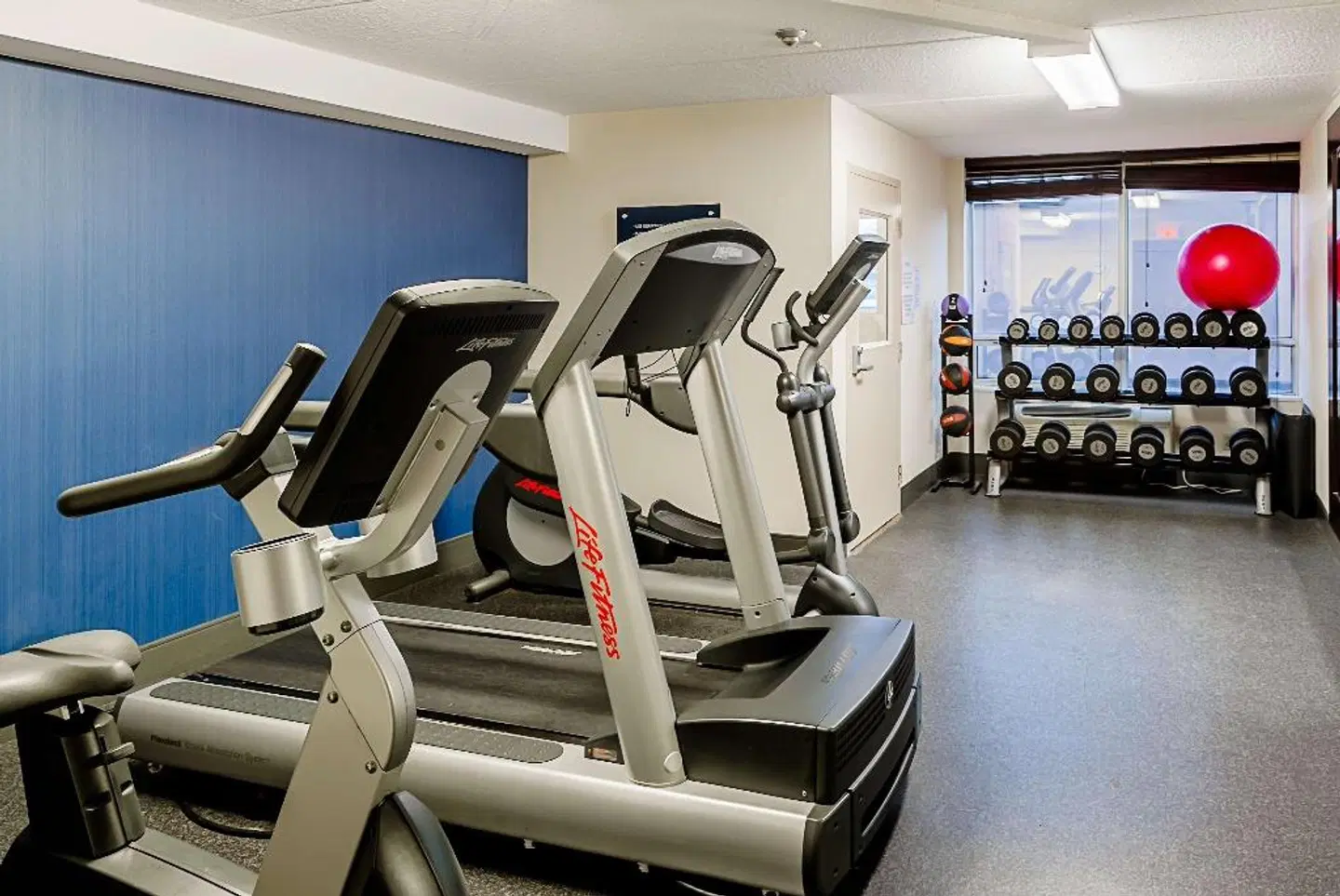 Ramada by Wyndham Niagara Falls by the River SPORTS_AND_LEISURE