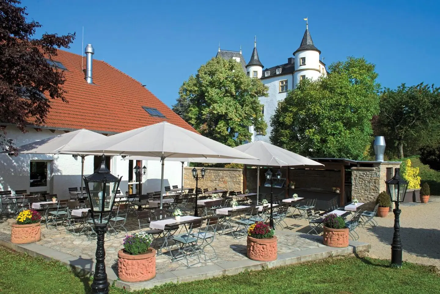 Victor's Residenz-Hotel Schloss Berg Terrasse
