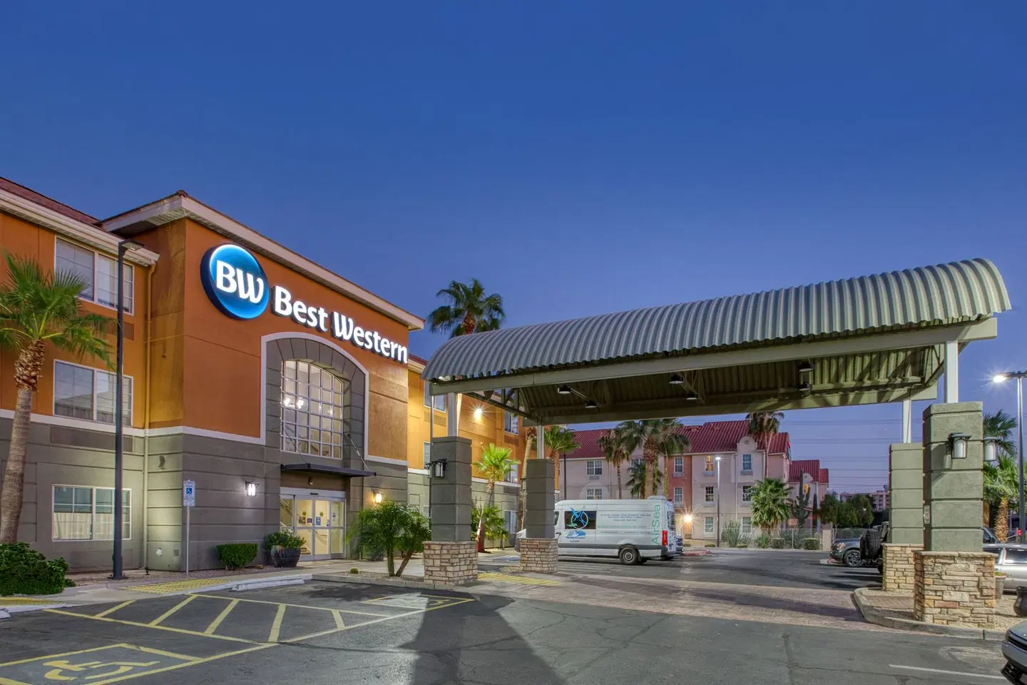 Best Western North Phoenix Hotel EXTERIOR