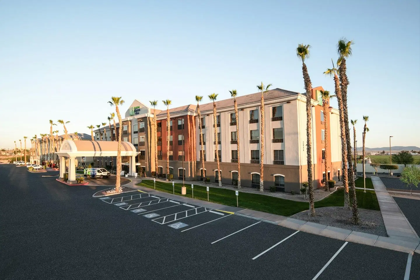 Holiday Inn Express & Suites Yuma by IHG SPORTS_AND_LEISURE