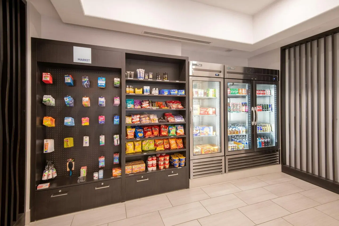 Holiday Inn Express & Suites Yuma by IHG LOUNGE_LOBBY