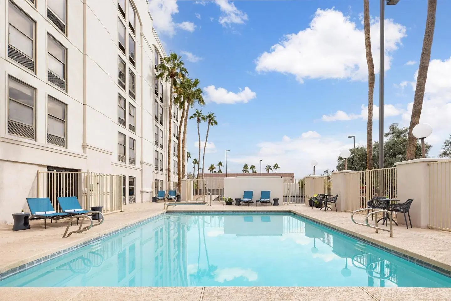 Hampton Inn Phoenix/Chandler OUTDOOR_POOL