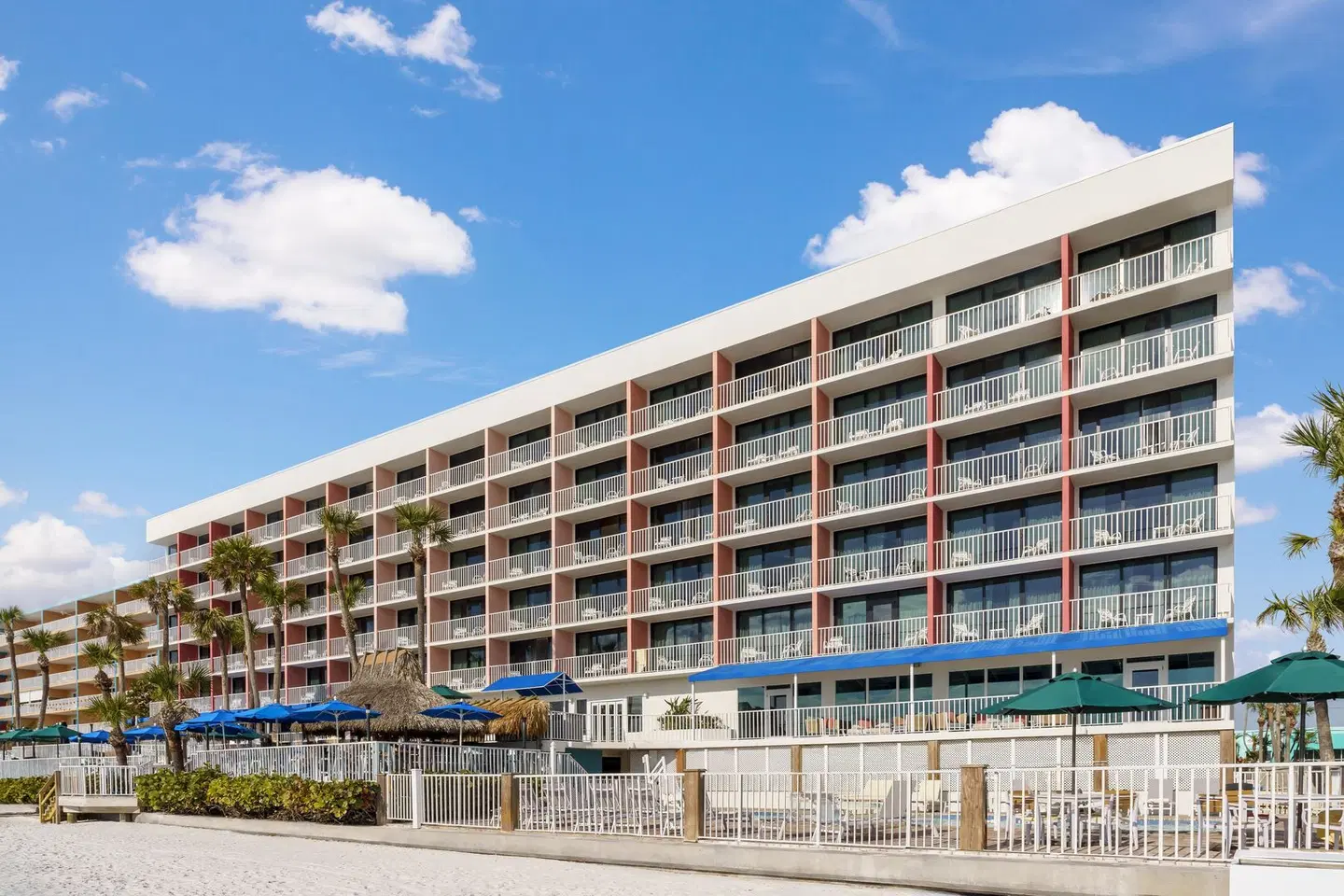 DoubleTree by Hilton Beach Resort Tampa Bay/North Redington Beach EXTERIOR