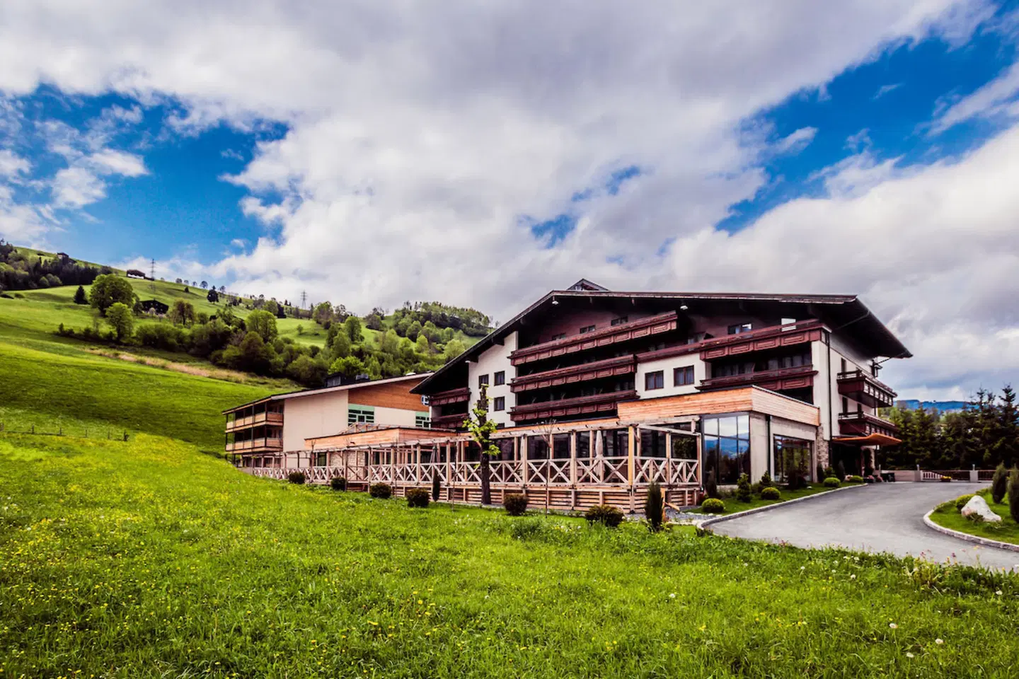 Hotel Victoriya Kaprun EXTERIOR